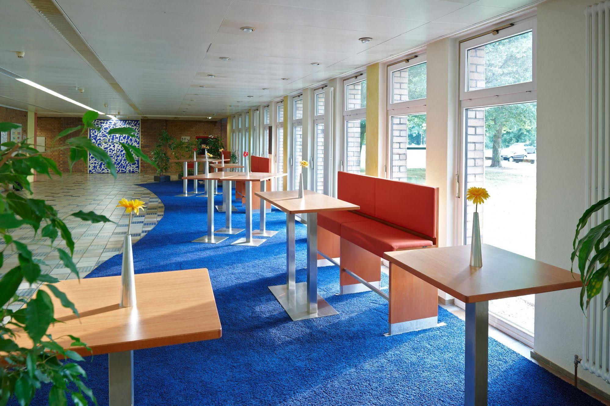 Commundo Tagungshotel Neuss Exterior foto