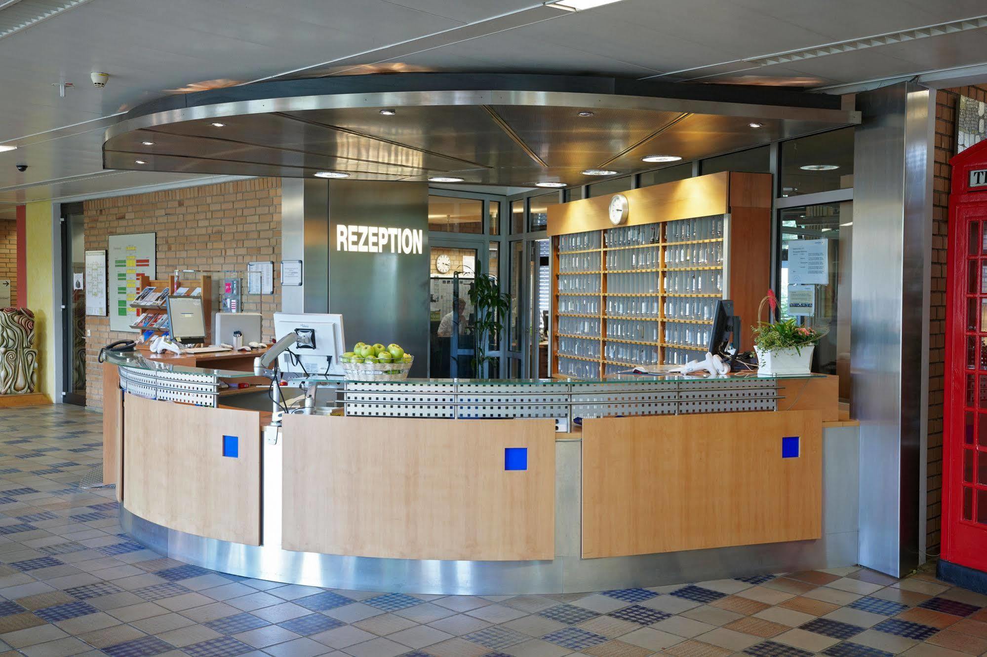 Commundo Tagungshotel Neuss Exterior foto